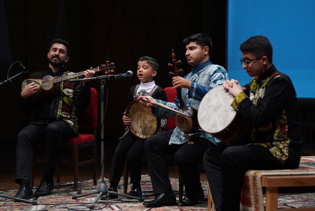 موسیقی آذربایجان با نوازندگان کوچک و بزرگ
