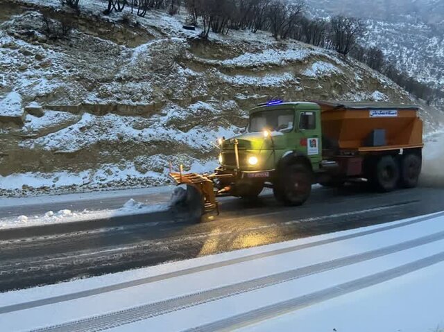 بازگشایی راه ارتباطی ۱۷۵۸ روستای آذربایجان غربی