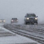 بارش برف در محورهای آذربایجان غربی؛ زنجیرچرخ همراه داشته باشید