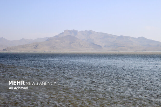 مدیرعامل شرکت آب منطقه‌ای آذربایجان‌غربی خبر داد: وسعت دریاچه ارومیه ۴۵۰ کیلومتر مربع افزایش یافت